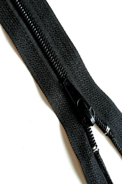 10-25cm-black-open-ended-zip