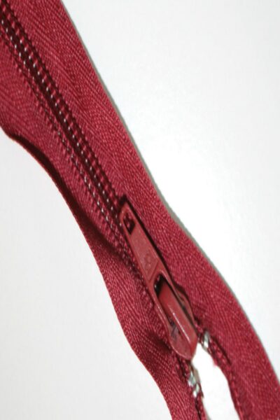 18-46cm-burgundy-open-ended-zip