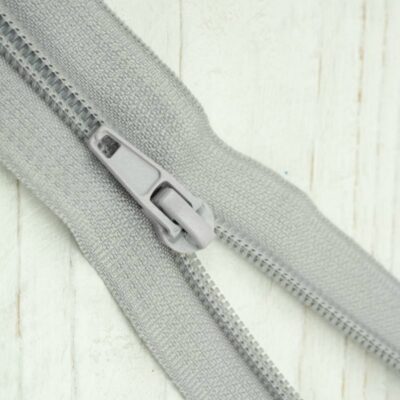 18-46cm-light-grey-open-ended-zip