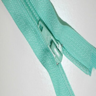 10-25cm-mint-green-open-ended-zip